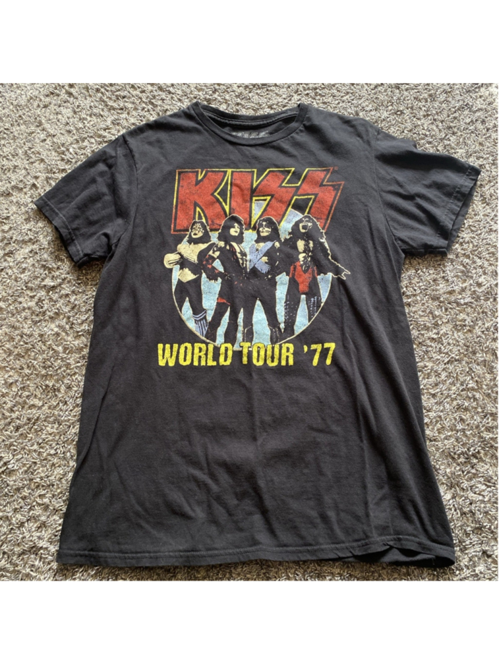 KISS World Tour 77 Band Tee Black Graphic T-Shirt Mad Engine Medium Cotton.